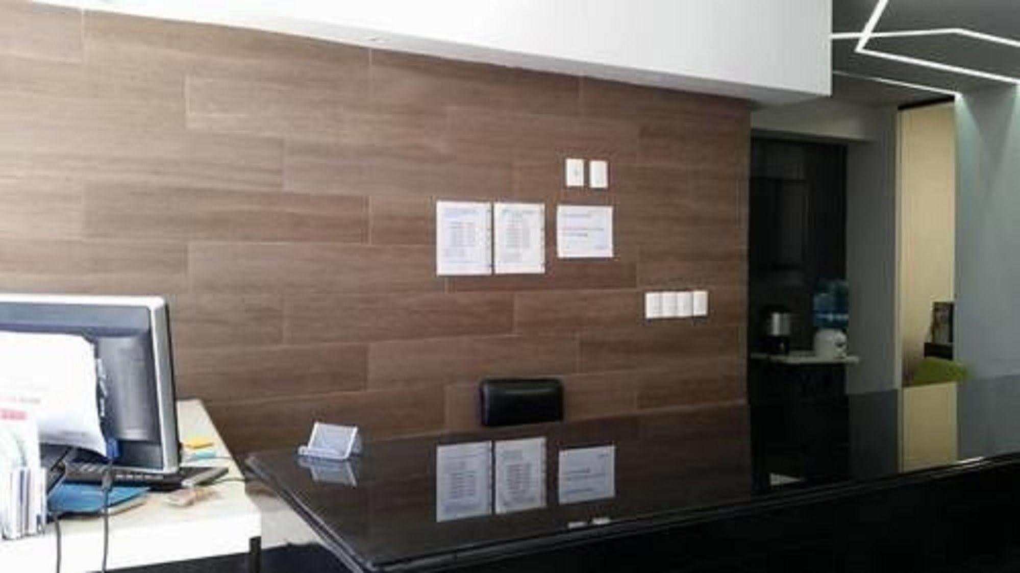 Capital O Hotel Plaza Premier Леон Экстерьер фото