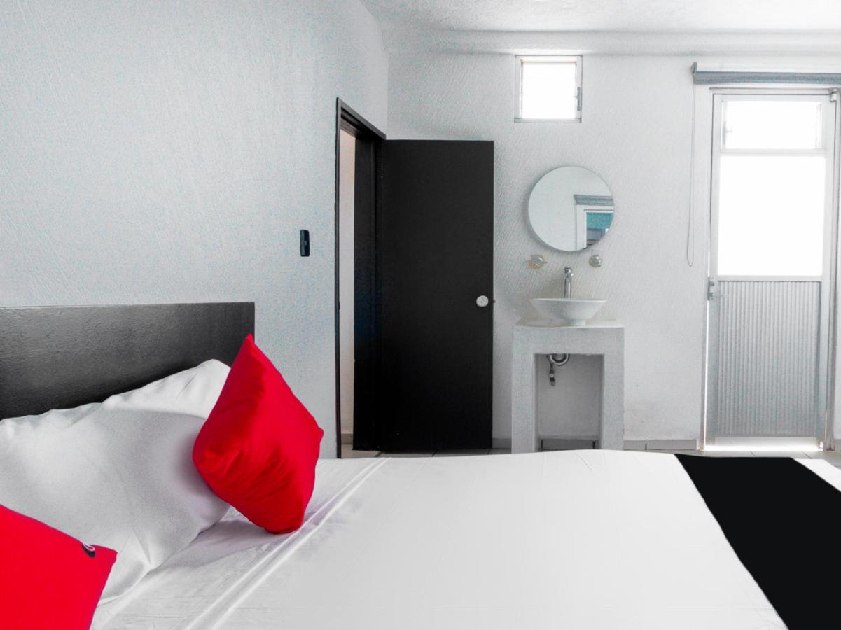 Capital O Hotel Plaza Premier Леон Экстерьер фото